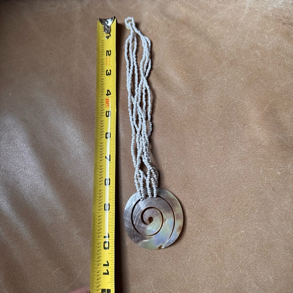 Vintage Iridescent Spiral Shell Pendant Necklace mother of pearl abalone beaded - Picture 7 of 8